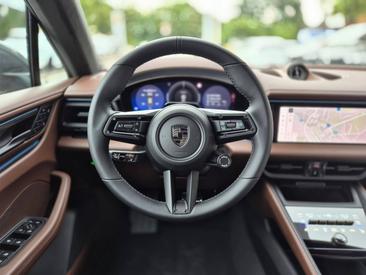 Porsche Macan Electrique Turbo — photo 20