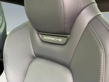 Porsche Macan Electrique 4S — photo 33