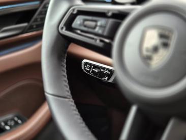 Porsche Macan Electrique Turbo — photo 22