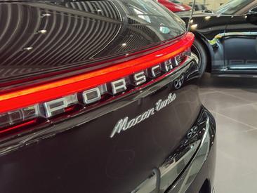 Porsche Macan Turbo — photo 7