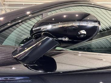 Porsche Macan Turbo — photo 9