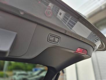 Porsche Macan Electrique Turbo — photo 33