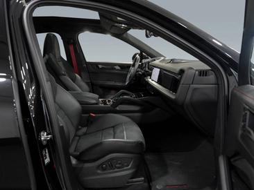 Porsche Cayenne III GTS Coupé — photo 13