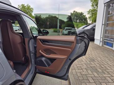 Porsche Macan Electrique Turbo — photo 34