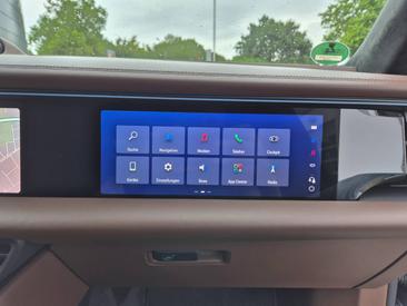 Porsche Macan Electrique Turbo — photo 39