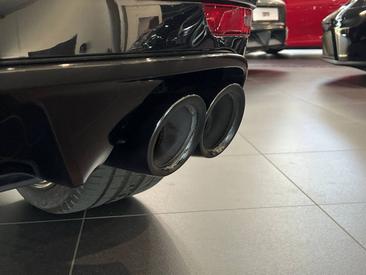 Porsche Macan Turbo — photo 24