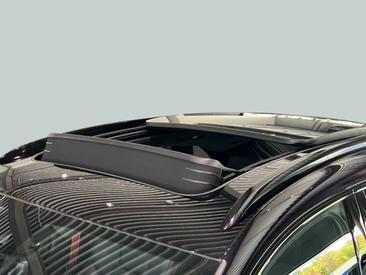 Porsche Macan Turbo — photo 25