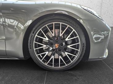 Porsche Panamera III 4 E-Hybrid — photo 10