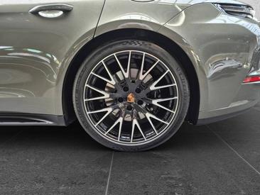 Porsche Panamera III 4 E-Hybrid — photo 11