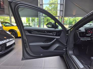 Porsche Panamera III 4 E-Hybrid — photo 13