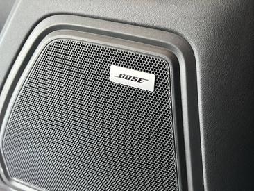 Porsche Macan Turbo — photo 29