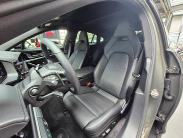 Porsche Panamera III 4 E-Hybrid — photo 15