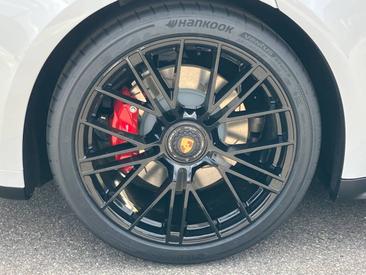 Porsche Panamera III GTS — photo 9