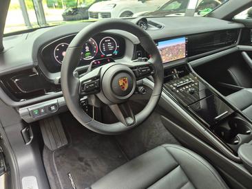 Porsche Panamera III 4 E-Hybrid — photo 20