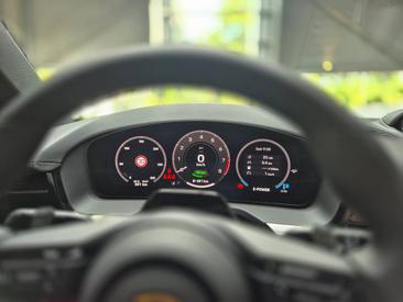 Porsche Panamera III 4 E-Hybrid — photo 24