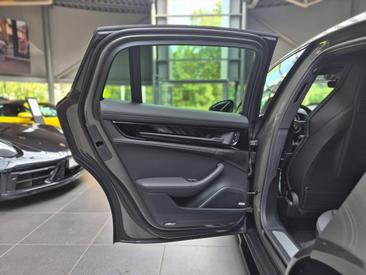 Porsche Panamera III 4 E-Hybrid — photo 30