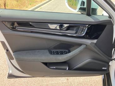Porsche Panamera III GTS — photo 18