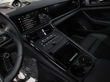 Porsche Panamera III 4S E-Hybrid — photo 27