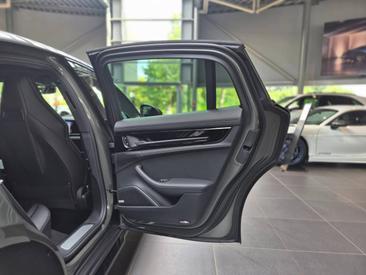 Porsche Panamera III 4 E-Hybrid — photo 35