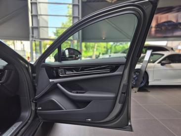 Porsche Panamera III 4 E-Hybrid — photo 37