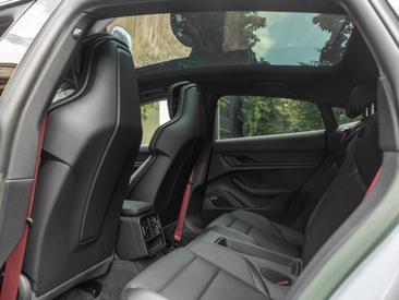 Porsche Taycan 4S — photo 6
