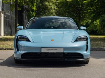 Porsche Taycan 4S — photo 7