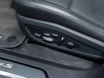 Porsche Taycan 4S — photo 10