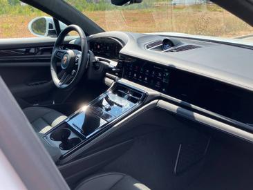 Porsche Panamera III GTS — photo 29