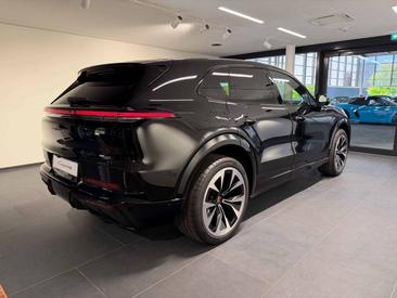 Porsche Cayenne E4 Electric — photo 11