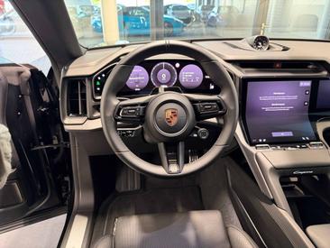Porsche Cayenne E4 Electric — photo 15