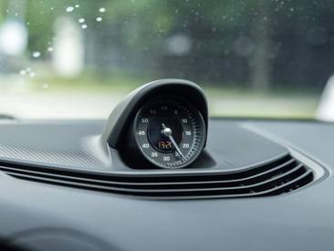 Porsche Taycan 4S — photo 17