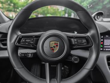 Porsche Taycan 4S — photo 18