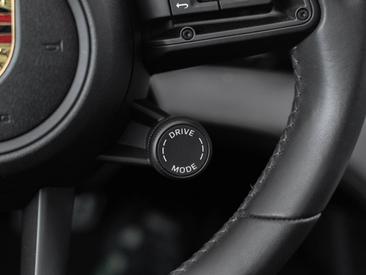 Porsche Taycan 4S — photo 20
