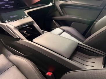 Porsche Cayenne E4 Electric — photo 19