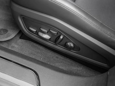 Porsche Taycan 4S — photo 25