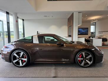 Porsche 992 II Targa 4S — photo 6