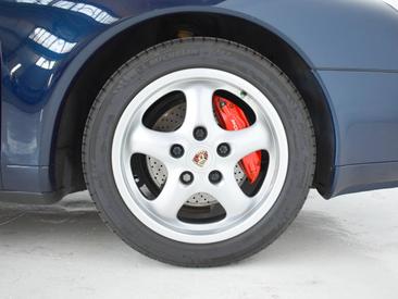 Porsche 993 Carrera Cabriolet — photo 15
