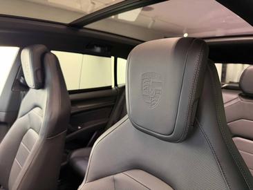 Porsche Cayenne E4 Electric — photo 31