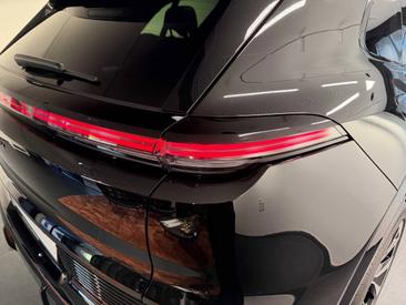 Porsche Cayenne E4 Electric — photo 32