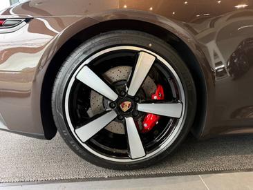 Porsche 992 II Targa 4S — photo 13