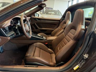 Porsche 992 II Targa 4S — photo 14