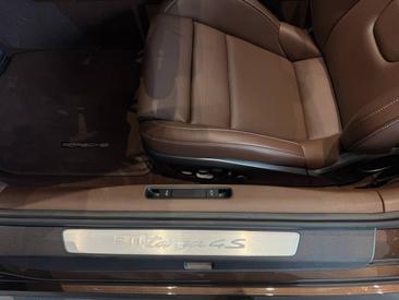 Porsche 992 II Targa 4S — photo 22