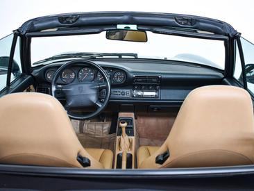 Porsche 993 Carrera Cabriolet — photo 26