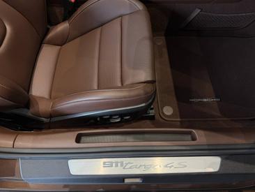 Porsche 992 II Targa 4S — photo 25