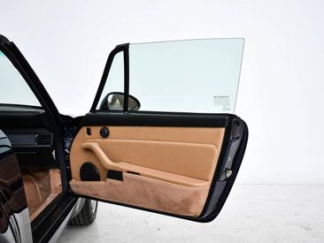 Porsche 993 Carrera Cabriolet — photo 27