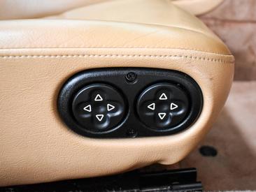 Porsche 993 Carrera Cabriolet — photo 29