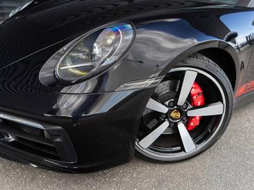 Porsche 992 I Carrera 4S Cabriolet — photo 10