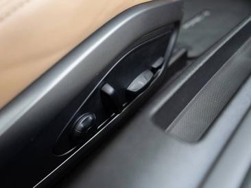 Porsche 992 I Carrera 4S Cabriolet — photo 28