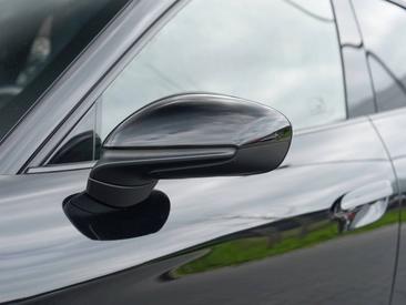 Porsche Taycan — photo 9