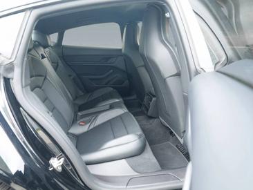 Porsche Taycan — photo 15